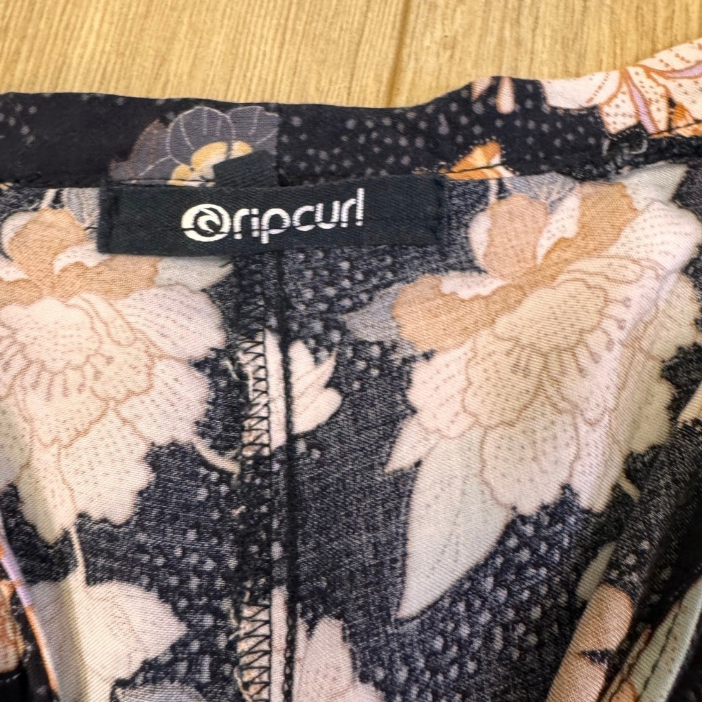 Rip‎ Curl Womens Floral Romper Black Boho Puff Sleeve Size S/M Oversized EUC - Picture 4 of 6